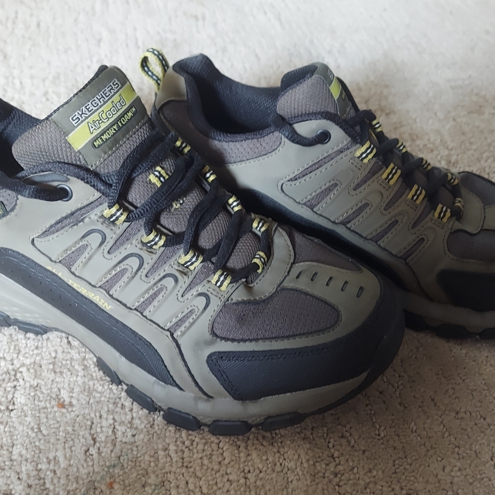 Skechers memory foam size 10 shoes